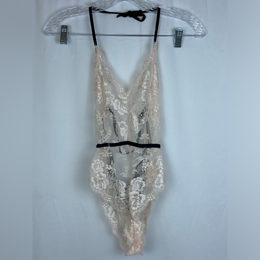 Oh La La Cheri Paris Willow Lace Thong Teddy- One Size - Picture 2 of 12
